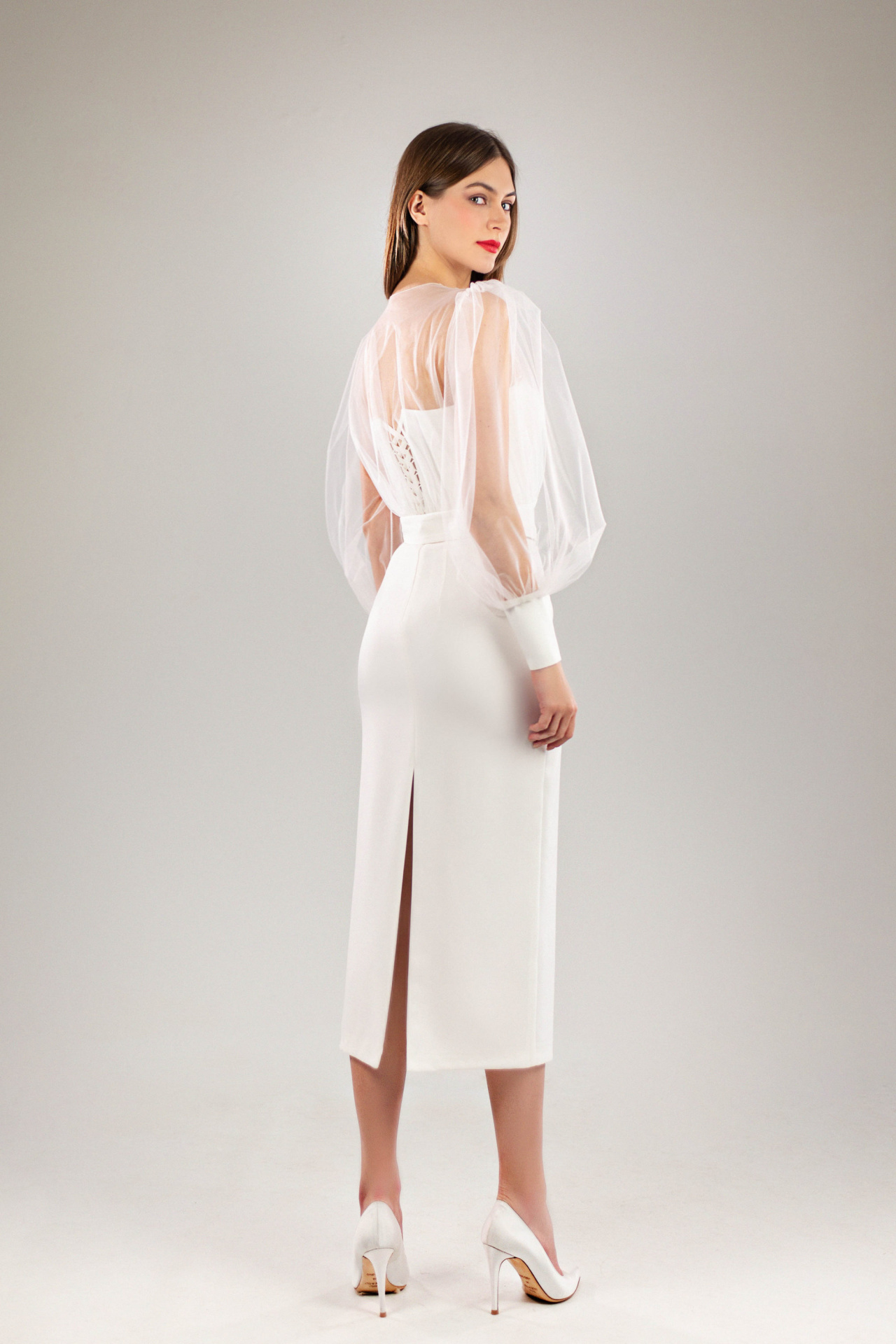 Свадебное платье миди с прозрачным болеро фото