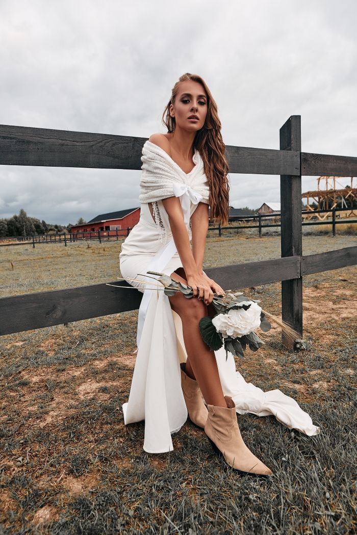 Шерстяная шаль для невесты