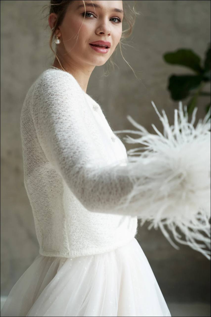 Шерстяной кардиган с перьями