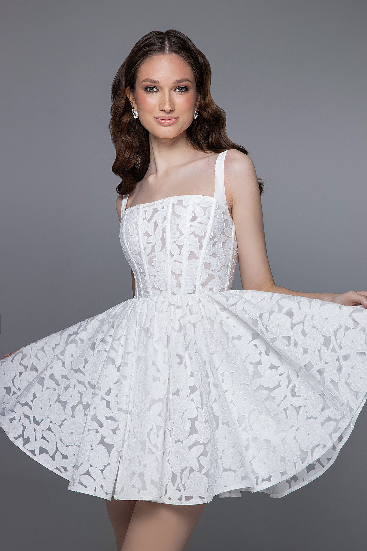 Кружевное свадебное мини платье фото