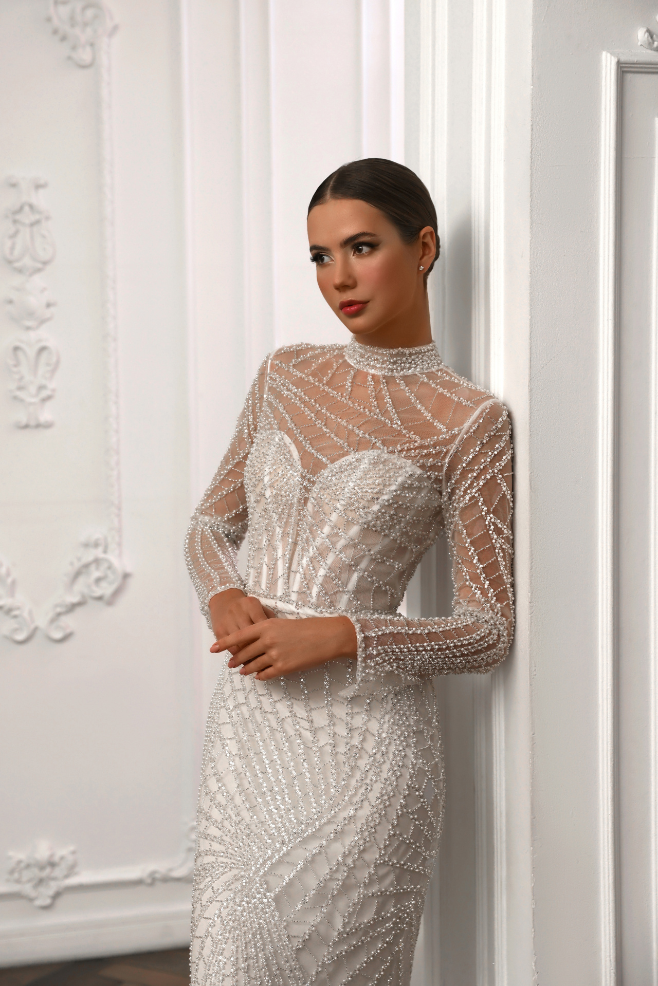 Закрытое свадебное платье рыбка в роскошном кружеве фото