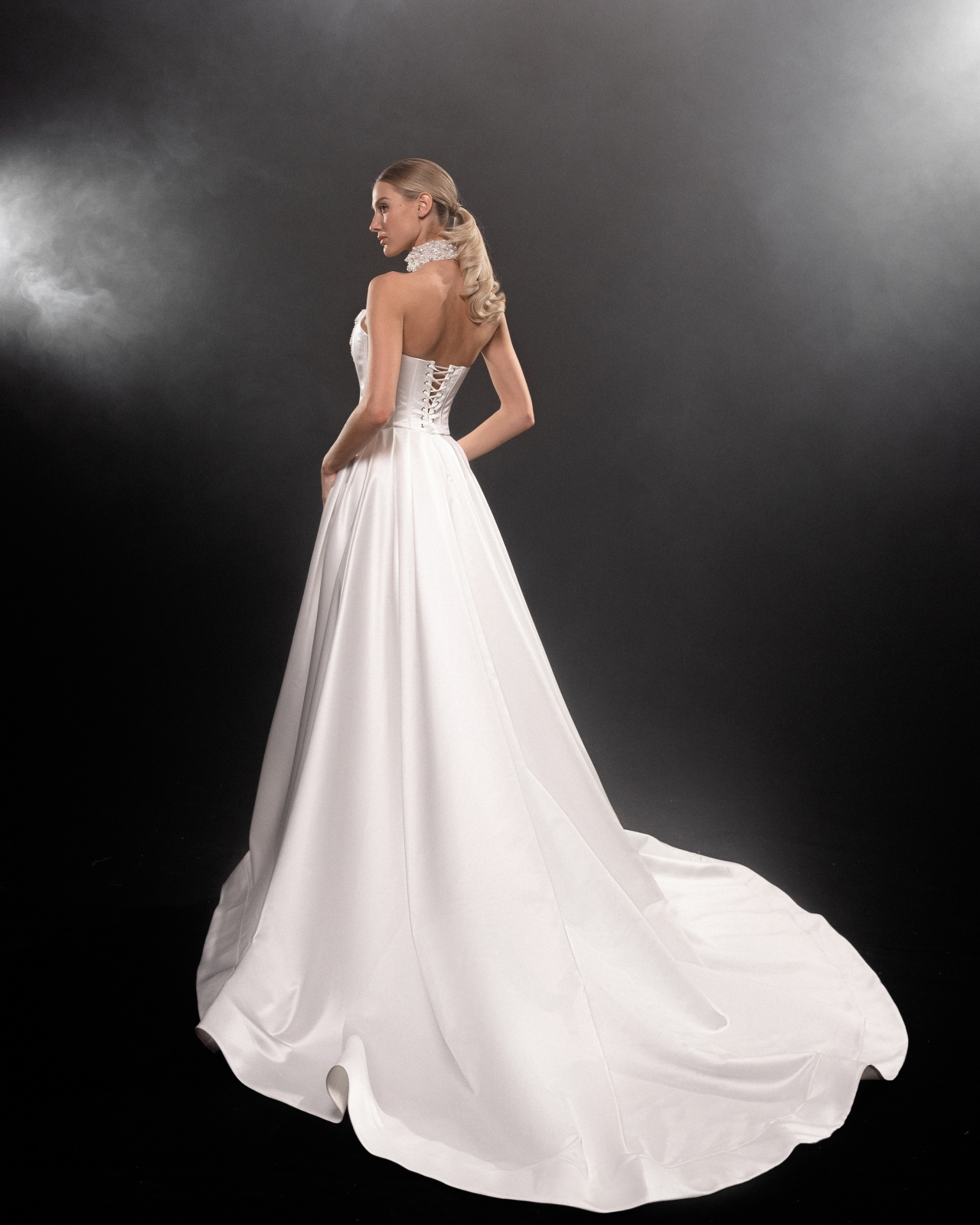 Роскошный свадебный комплект с корсетом фото