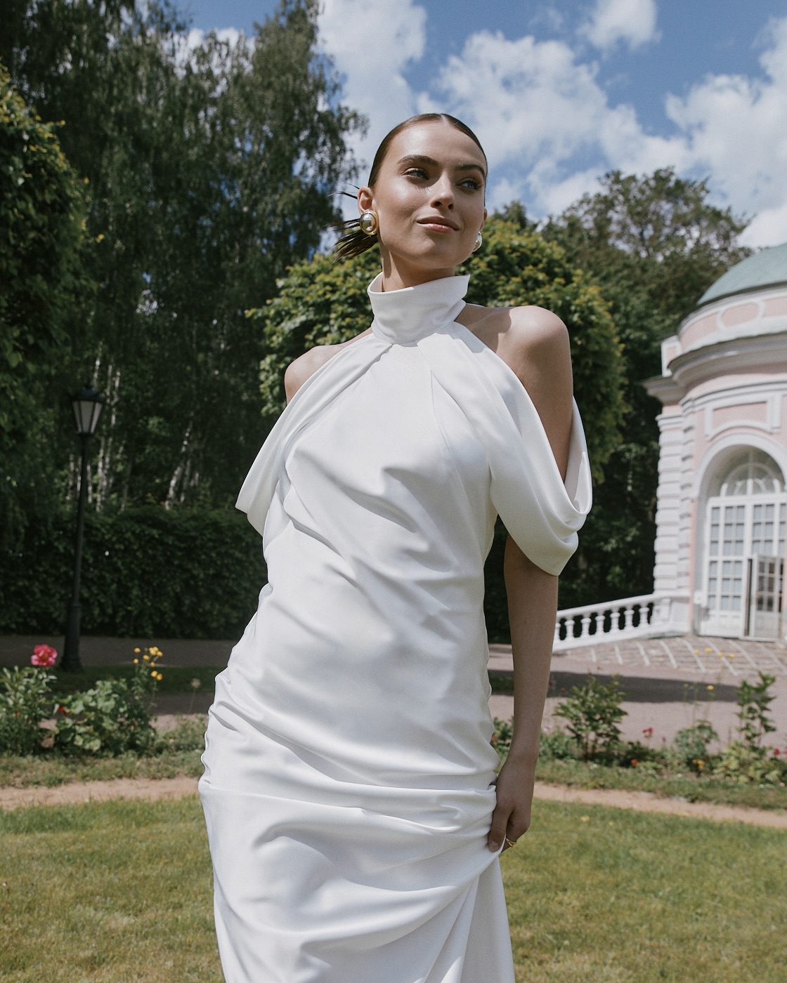 Свадебное платье русалка под горлышко и с открытой спиной фото