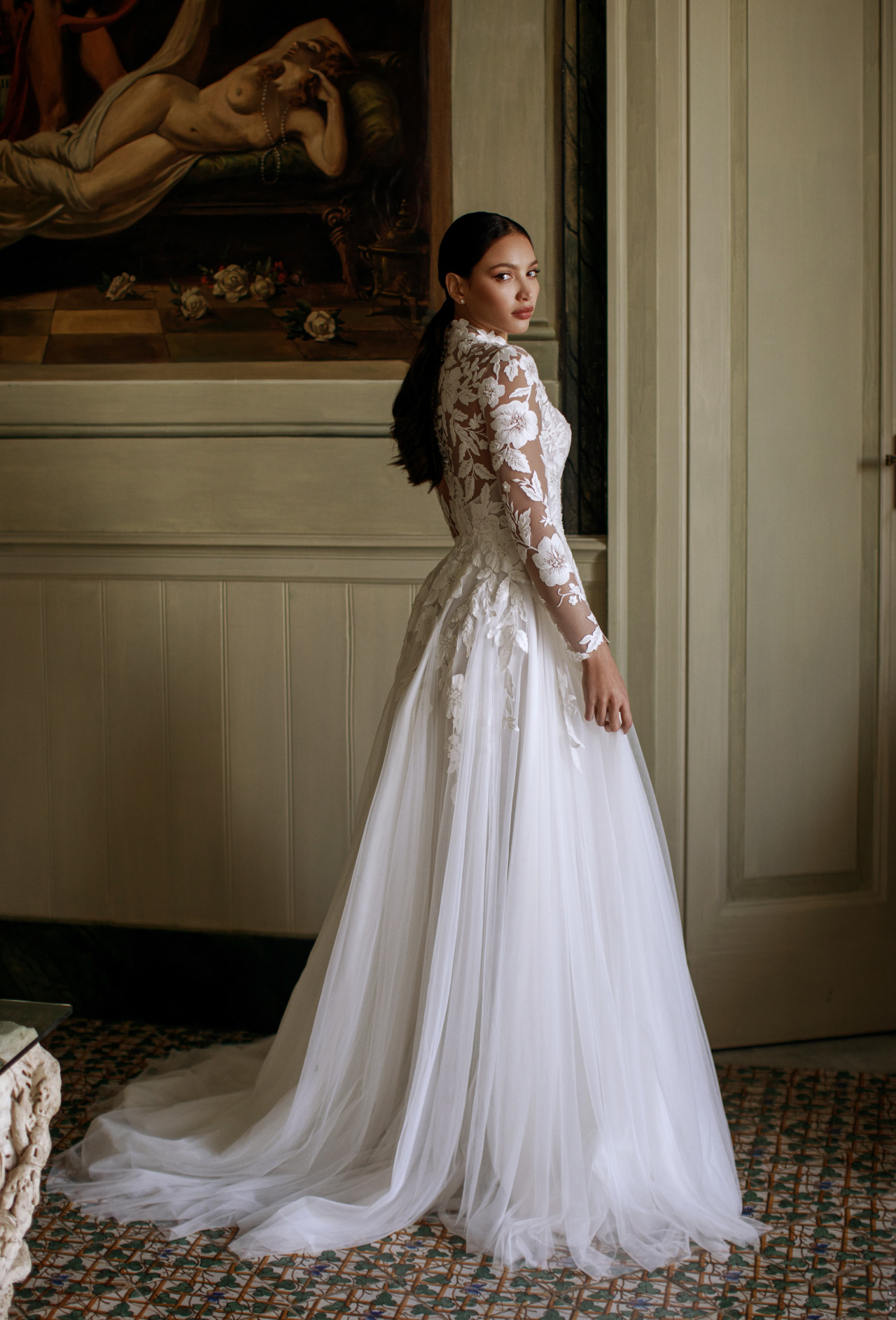 Кружевное свадебное платье с закрытым верхом фото