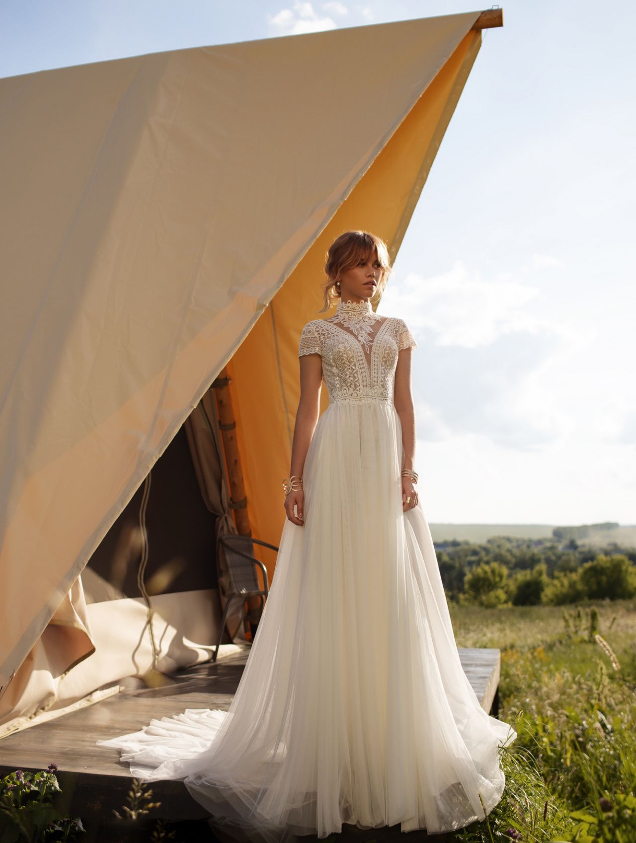 Закрытое свадебное платье в стиле бохо фото