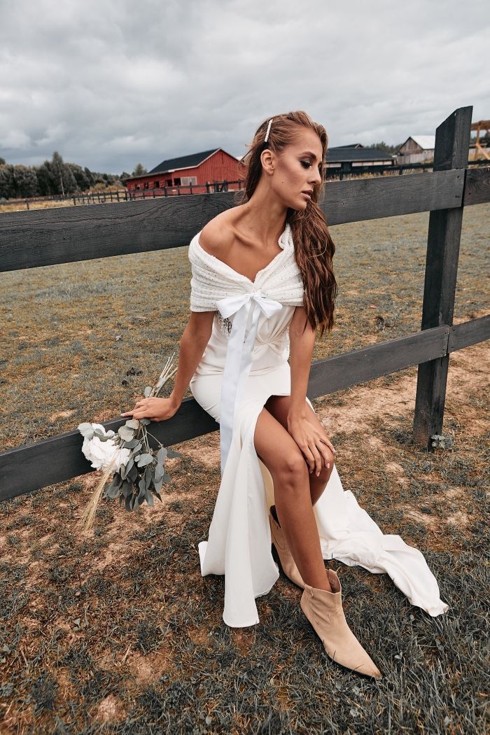 Шерстяная шаль для невесты