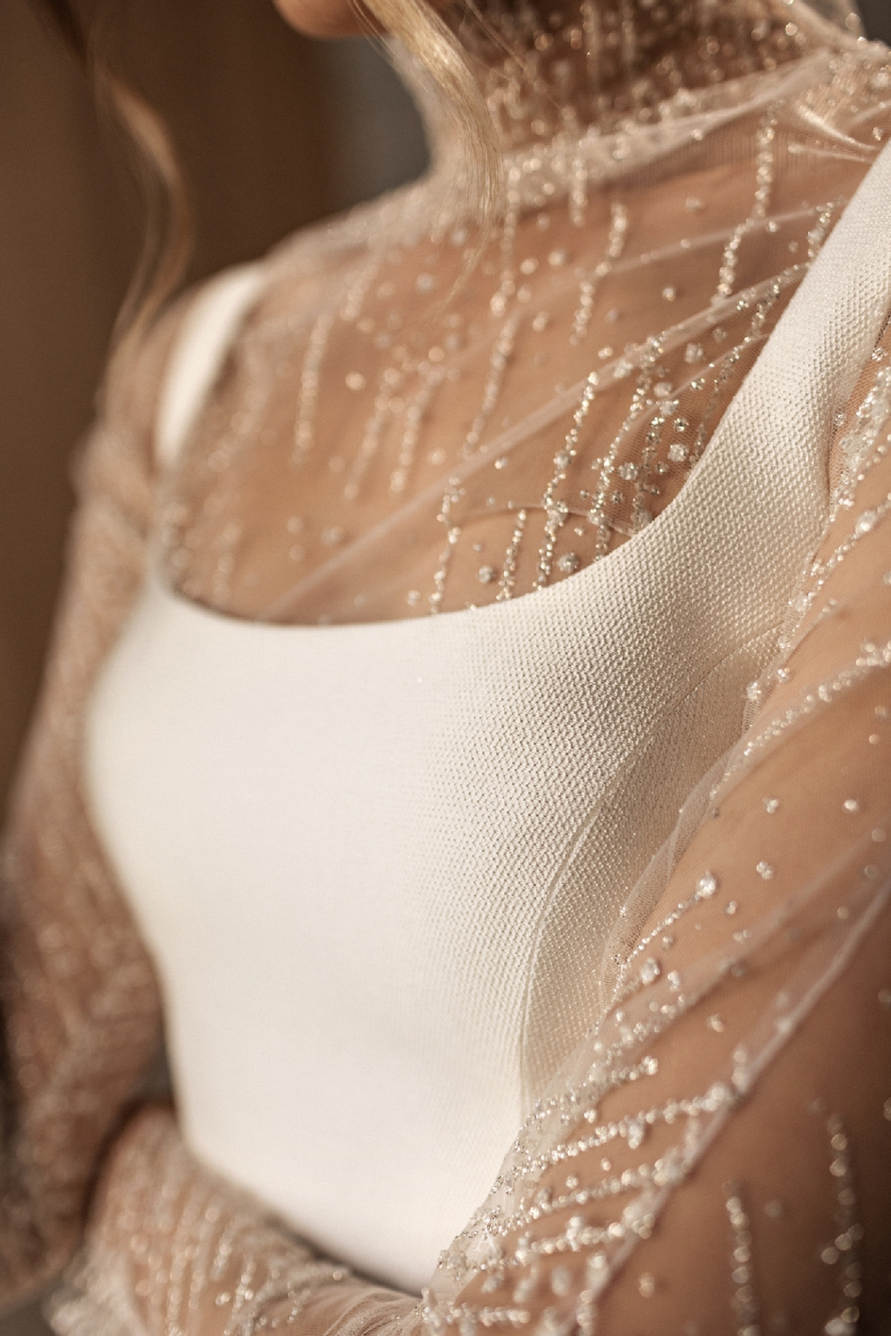 Элегантное свадебное платье из микадо фото