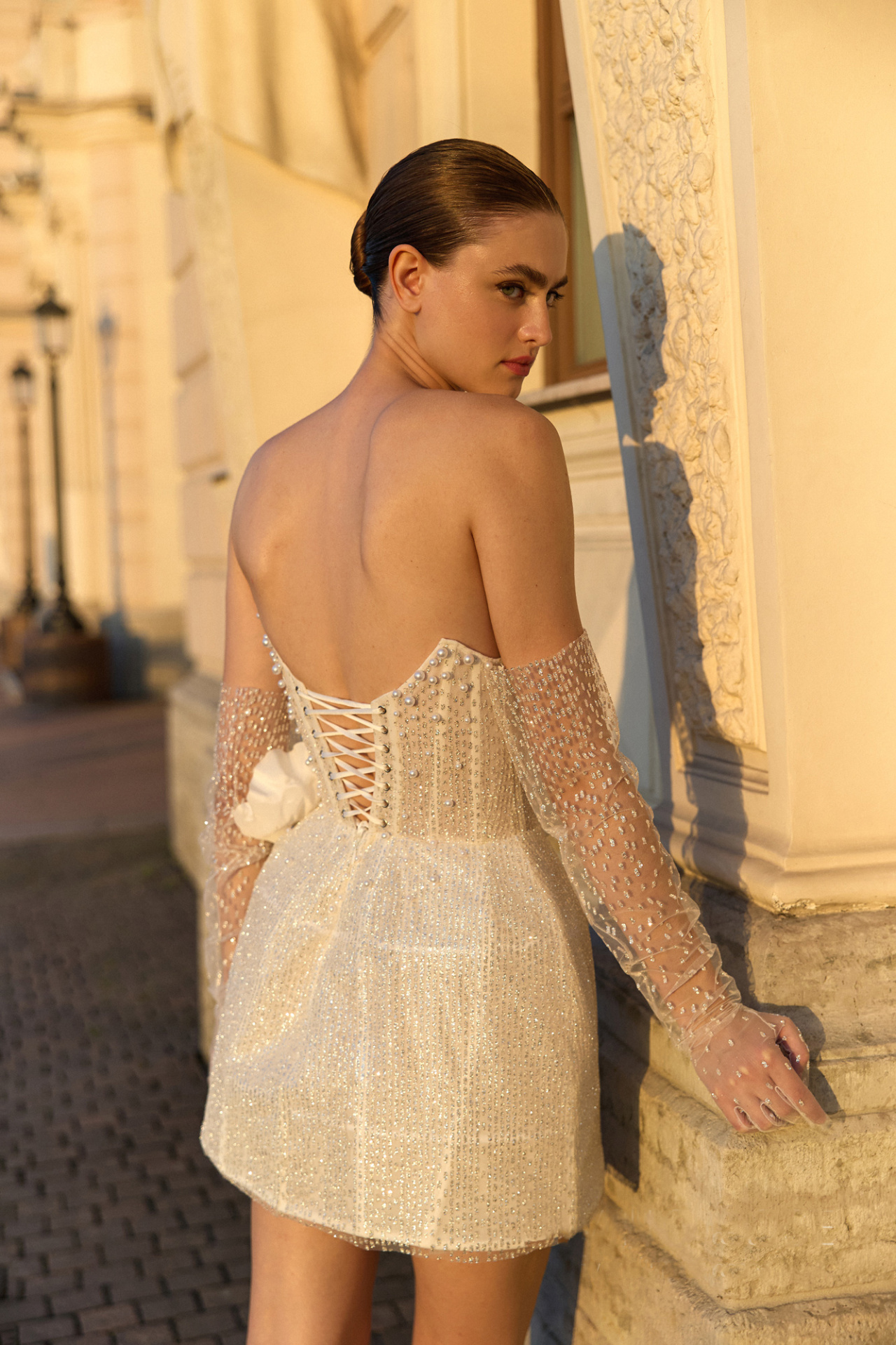 Каркасное свадебное платье мини фото