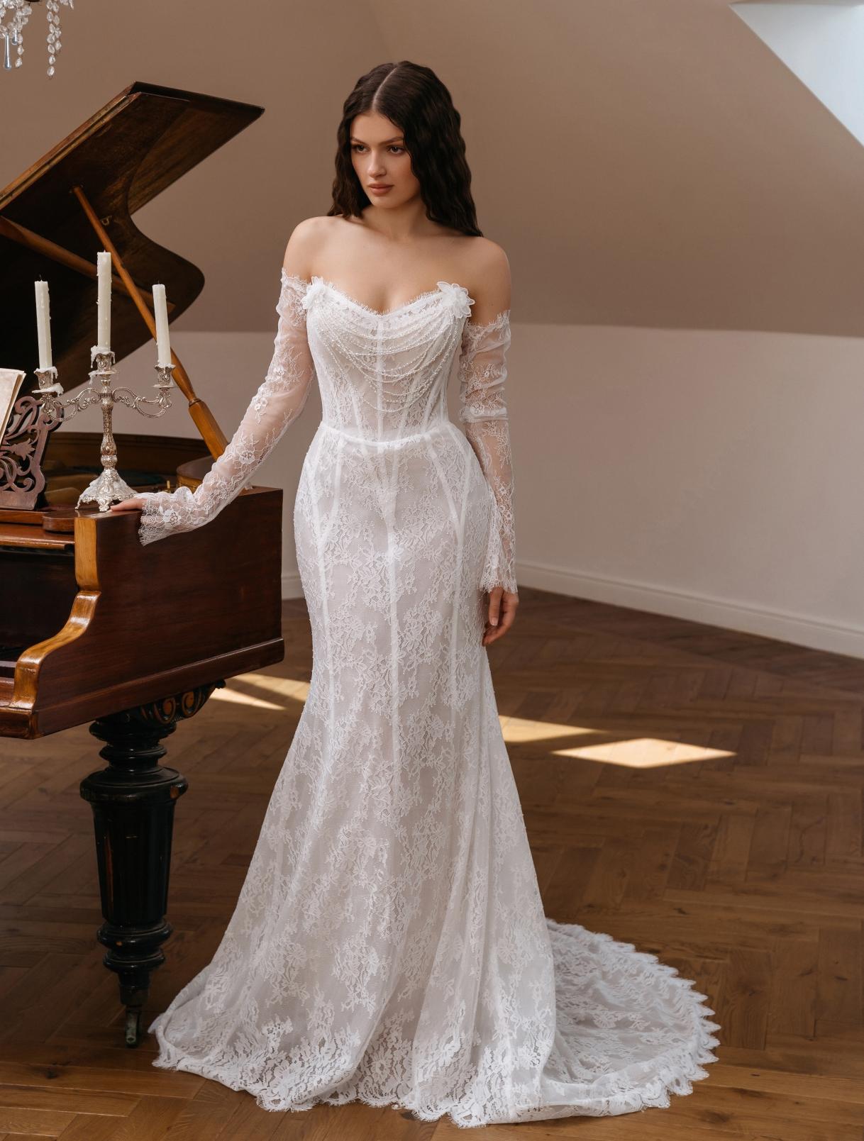 Кружевное свадебное платье со съемным болеро фото