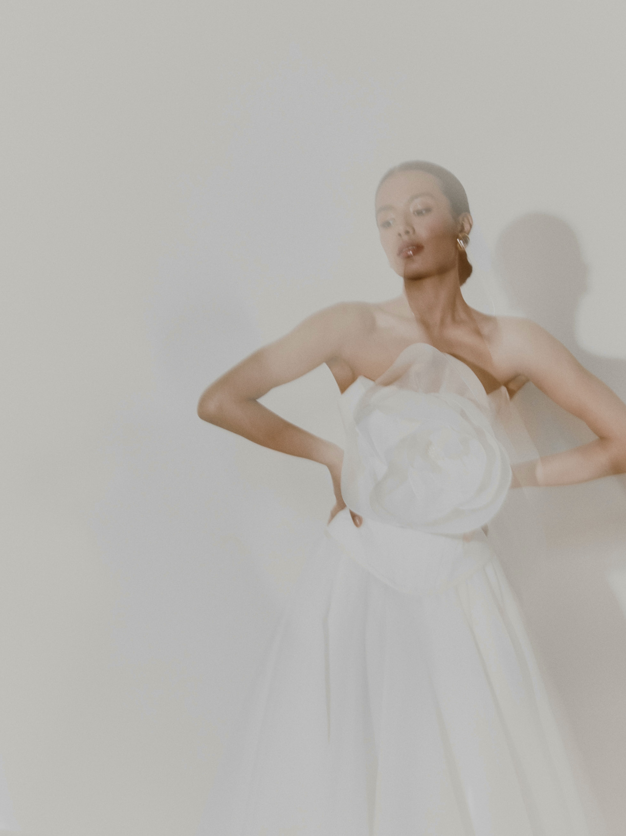 Стильный свадебный комплект из корсета и юбки из органзы фото