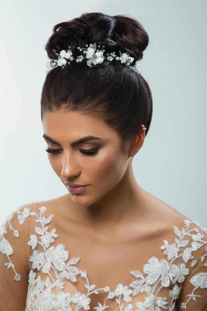Стильное украшение для свадебной прически фото