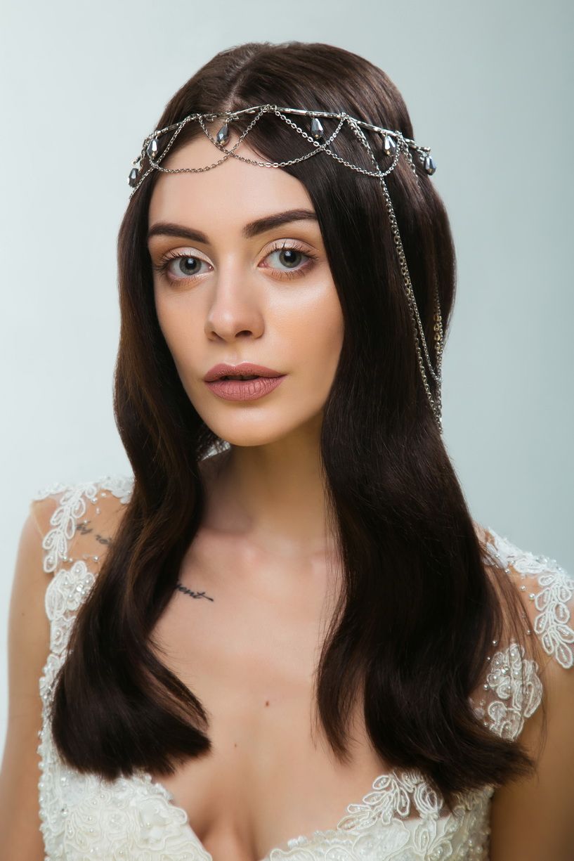 Украшение тика с цепочками фото