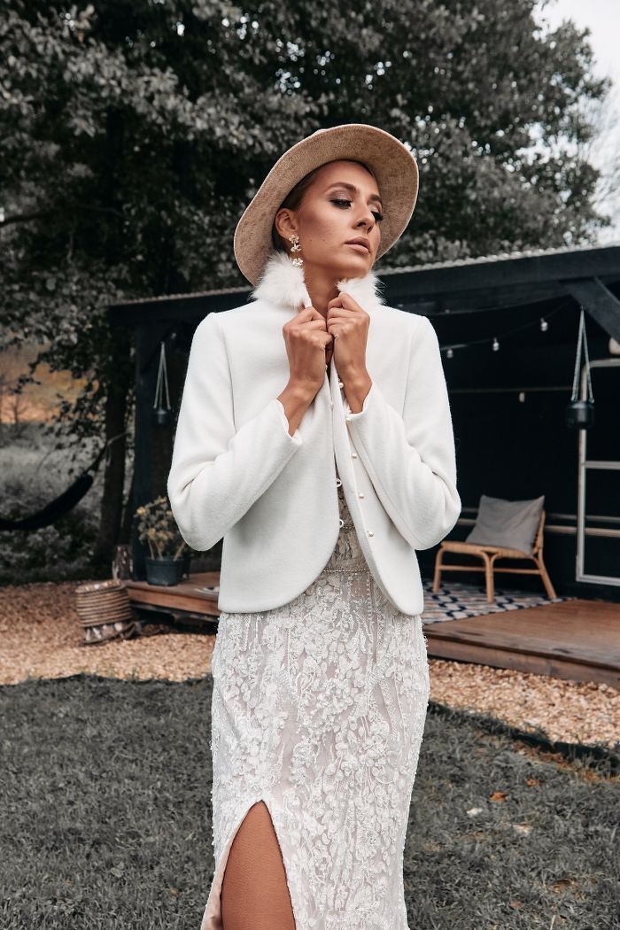 Удлиненный свадебный жакет