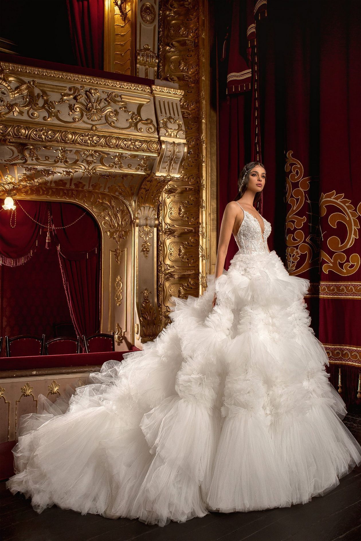 Эксклюзивное пышное свадебное платье фото