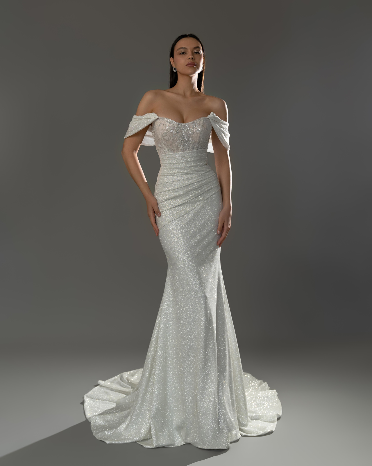 Сверкающая русалка со спущенными плечиками фото