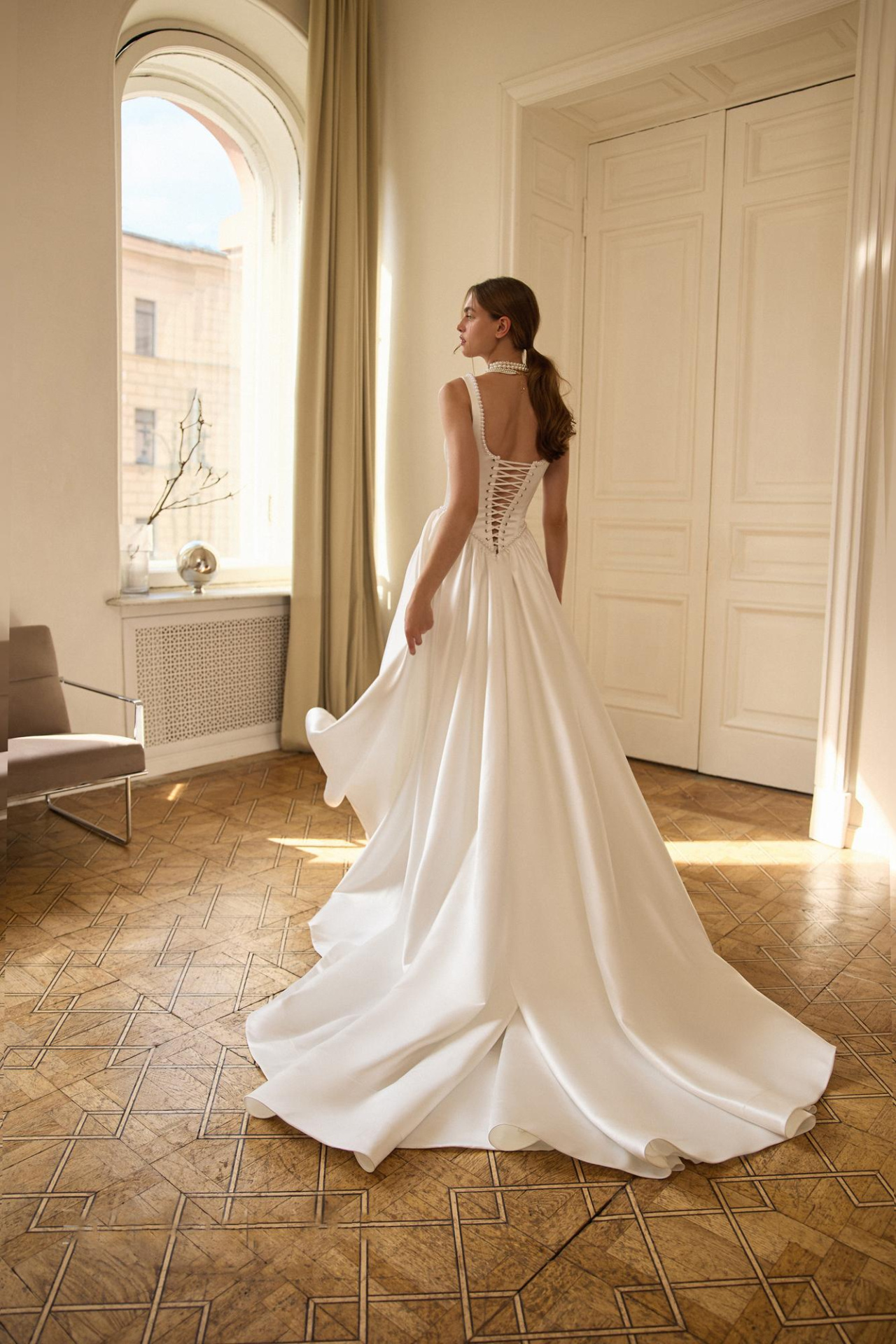 Пышное атласное свадебное платье-принцесса фото