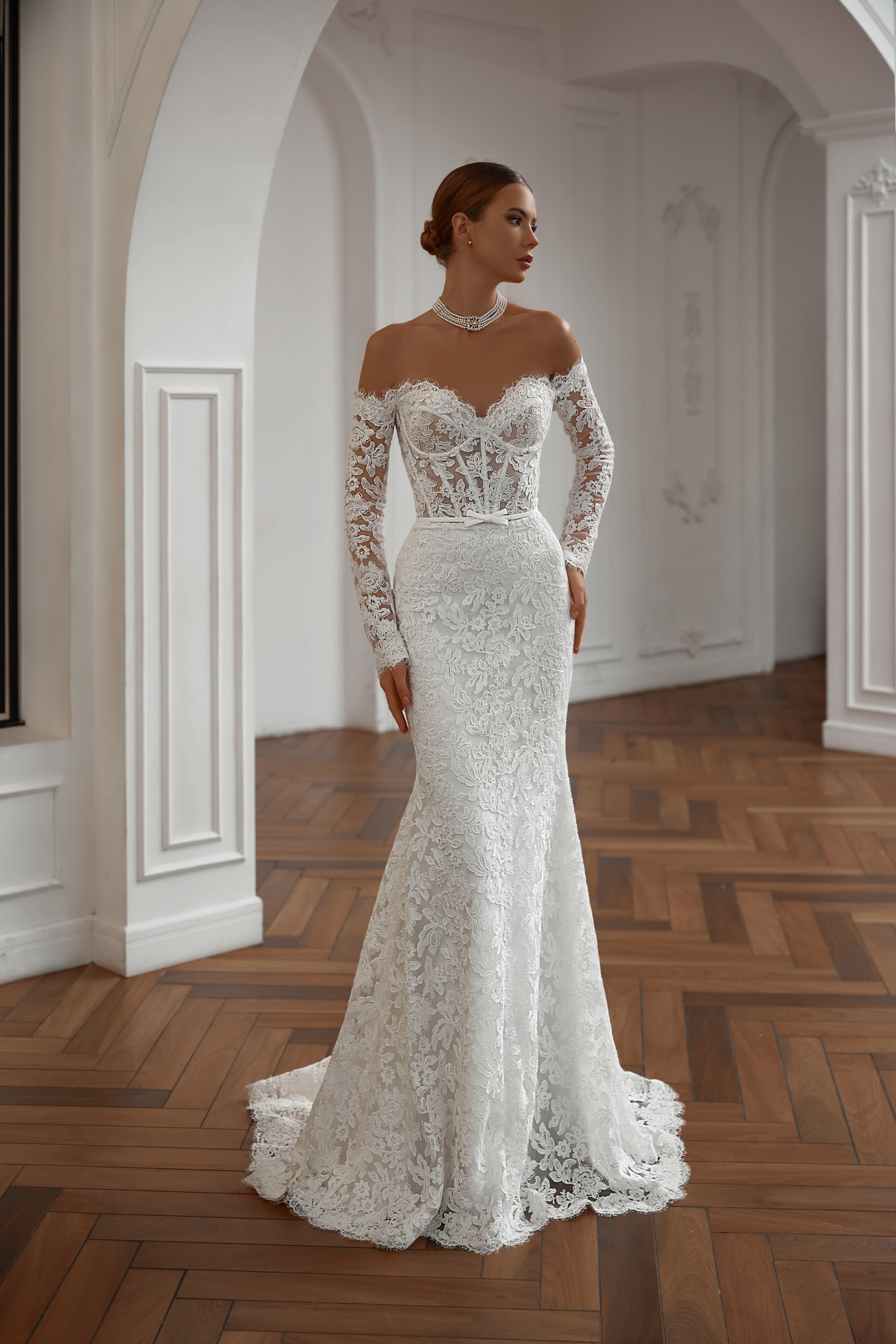 Белое кружевное свадебное платье рыбка с рукавами фото