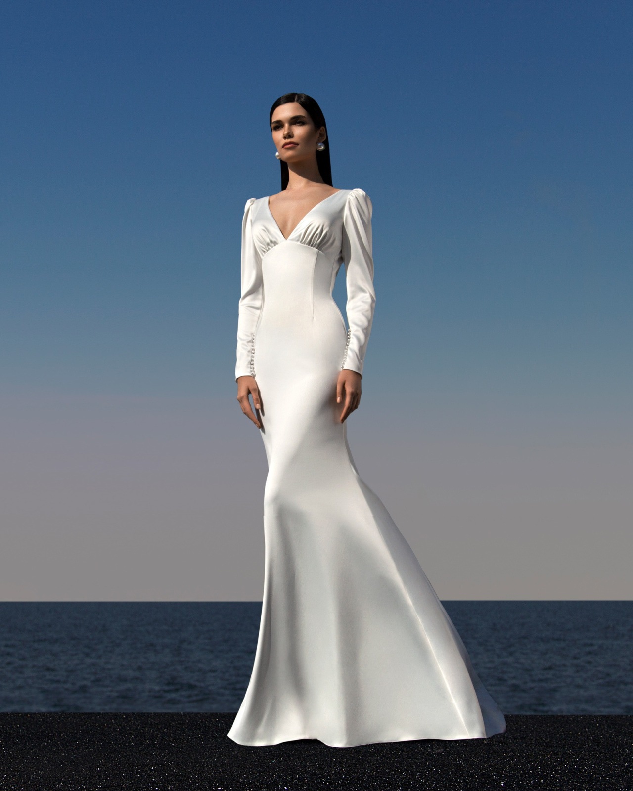 Атласное свадебное платье рыбка с рукавами и открытой спиной фото