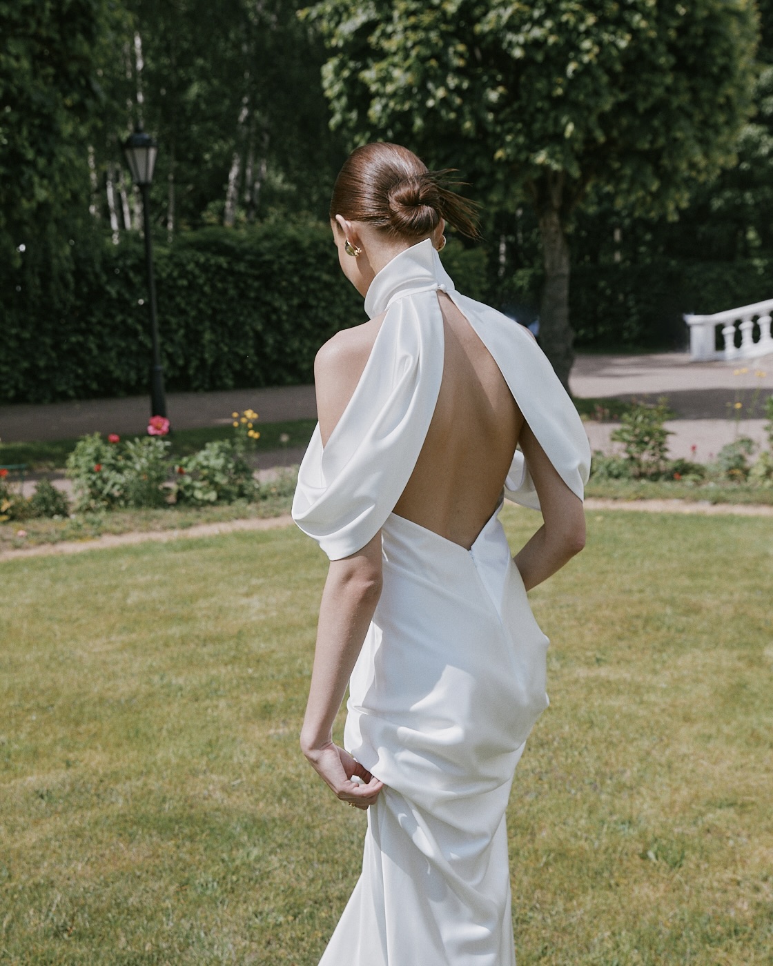 Свадебное платье русалка под горлышко и с открытой спиной фото