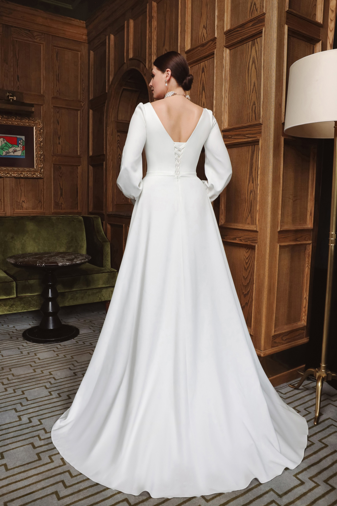 Лаконичное свадебное платье плюс сайз фото