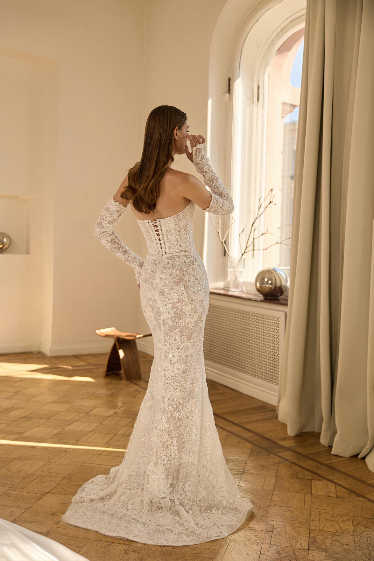 Кружевное свадебное платье рыбка с рукавами фото