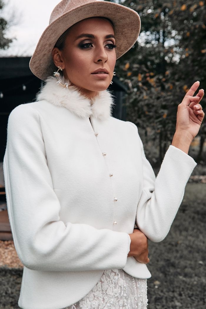 Удлиненный свадебный жакет