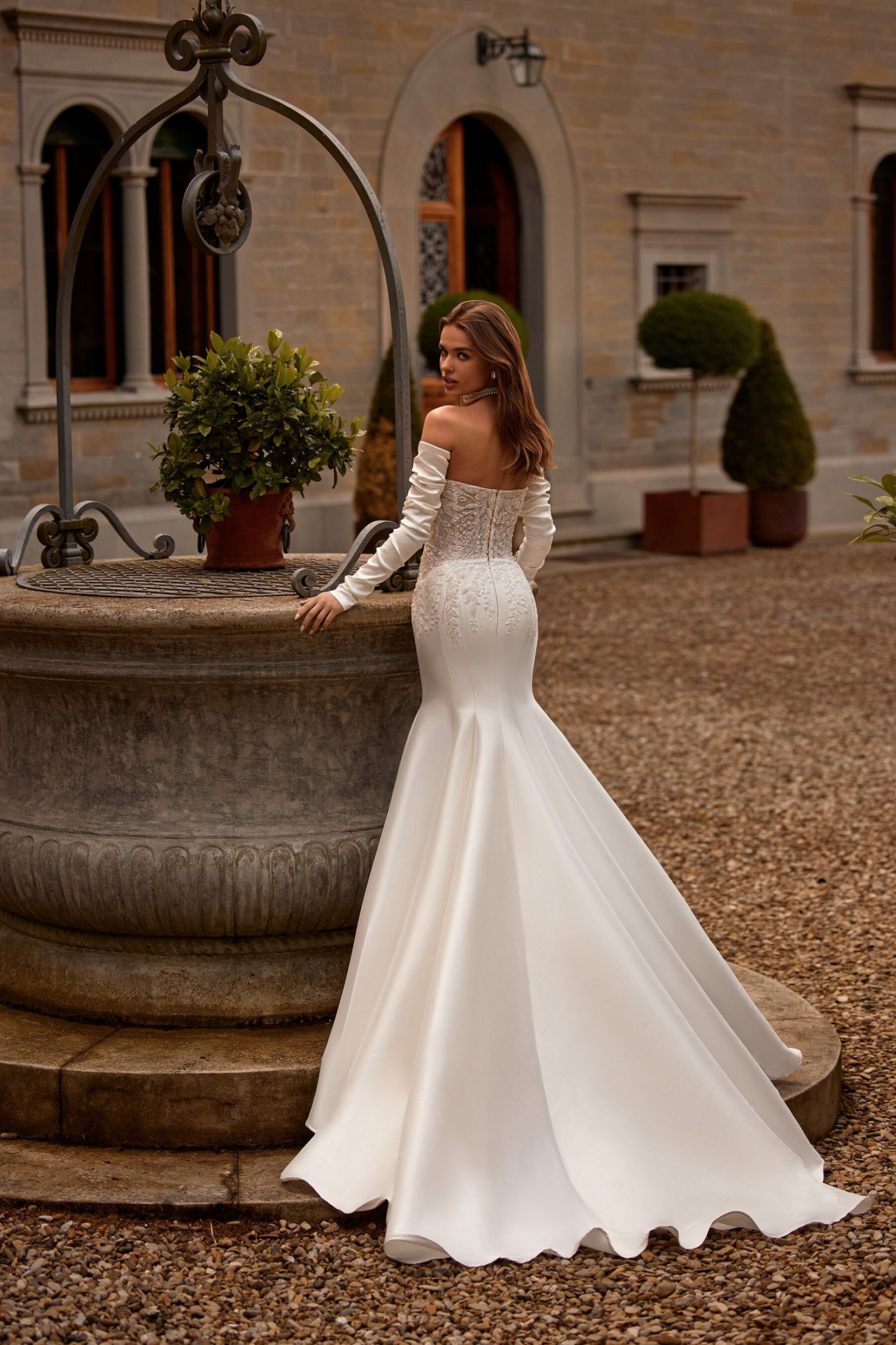 Свадебное платье рыбка из микадо с заниженной талией фото