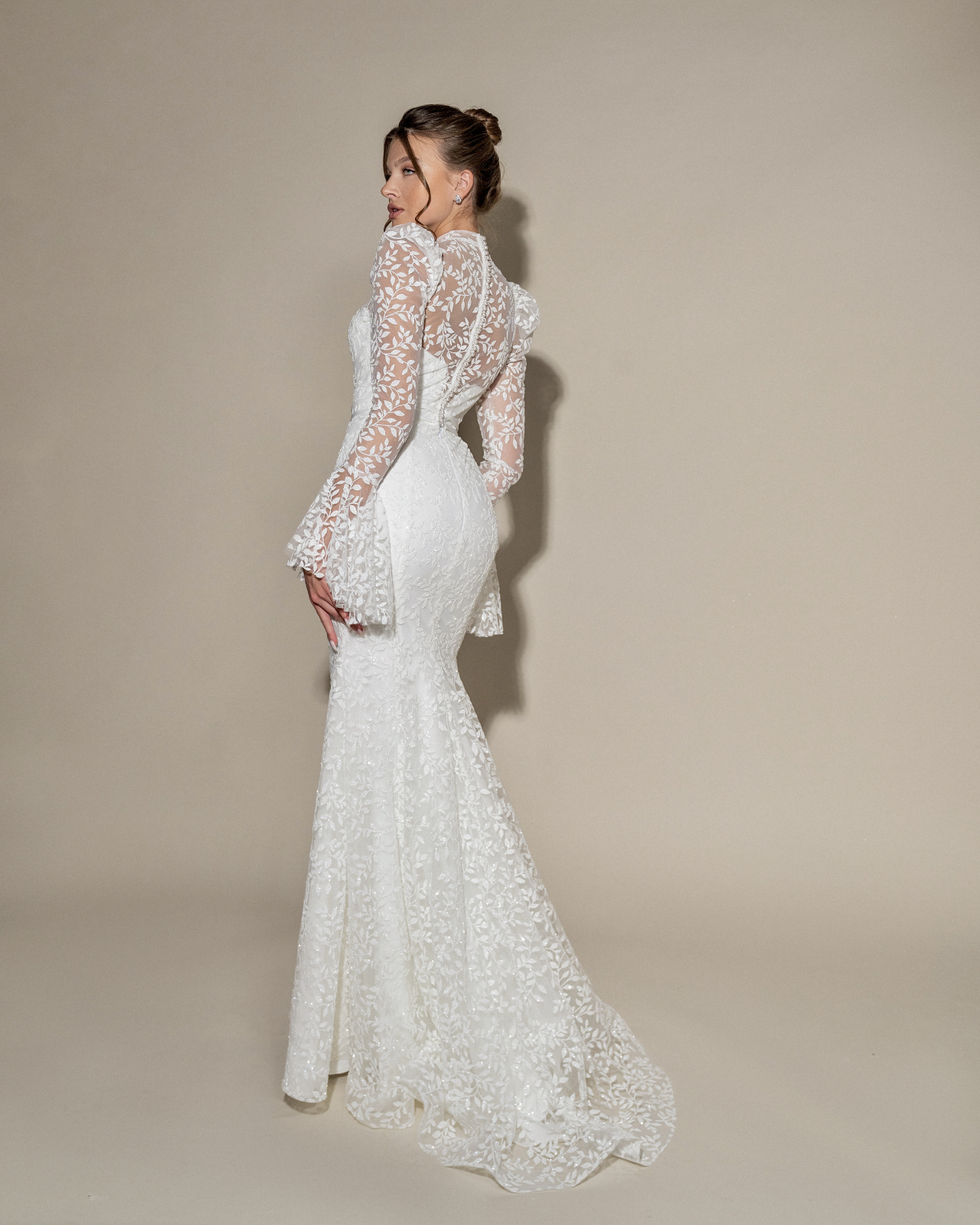 Кружевное свадебное платье рыбка с рукавчиками клёш фото