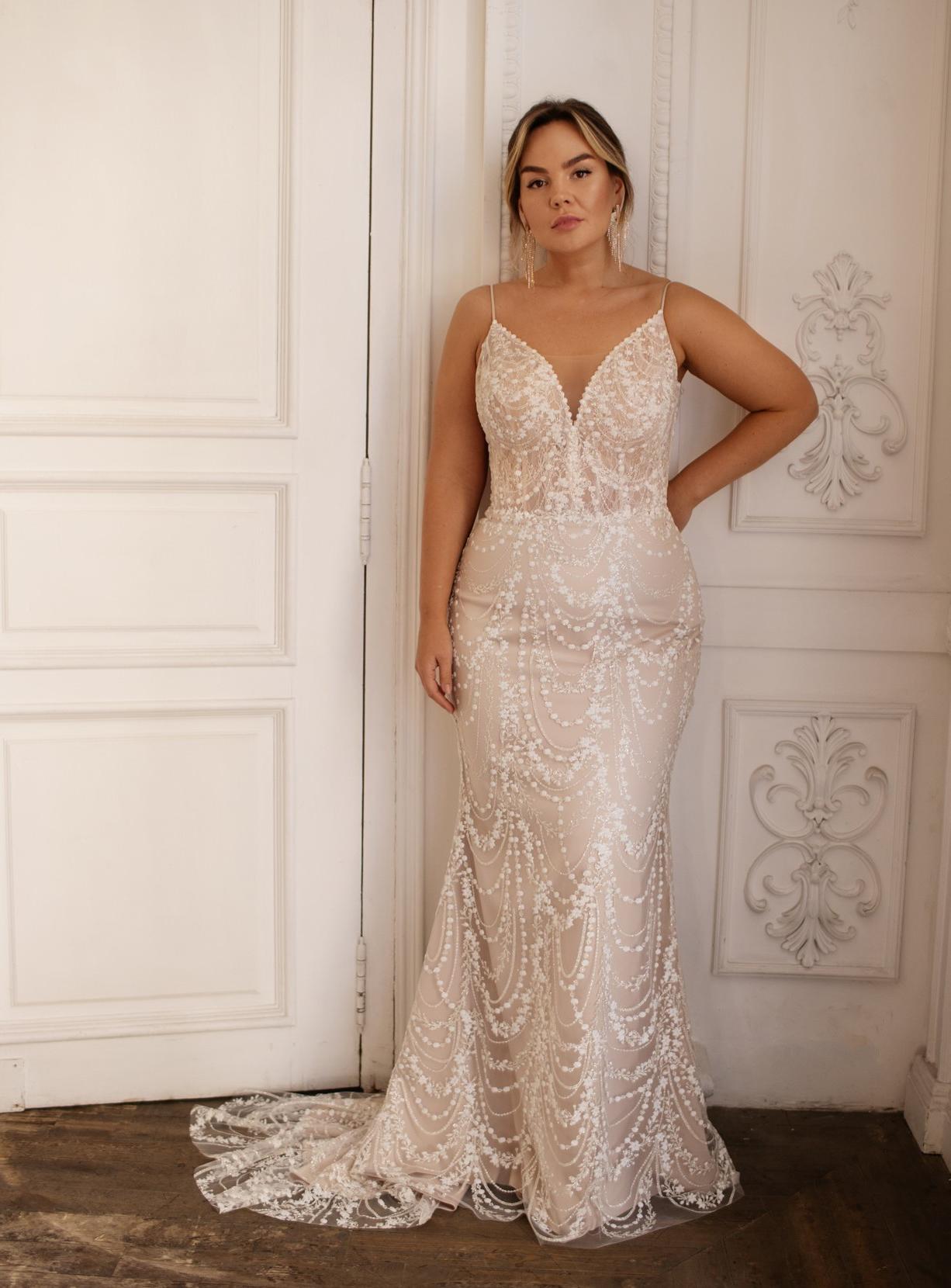 Свадебное платье рыбка большого размера фото