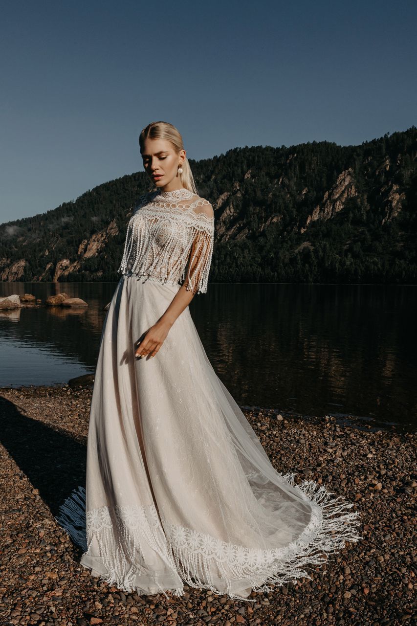 Этническое свадебное платье со съемным болеро фото