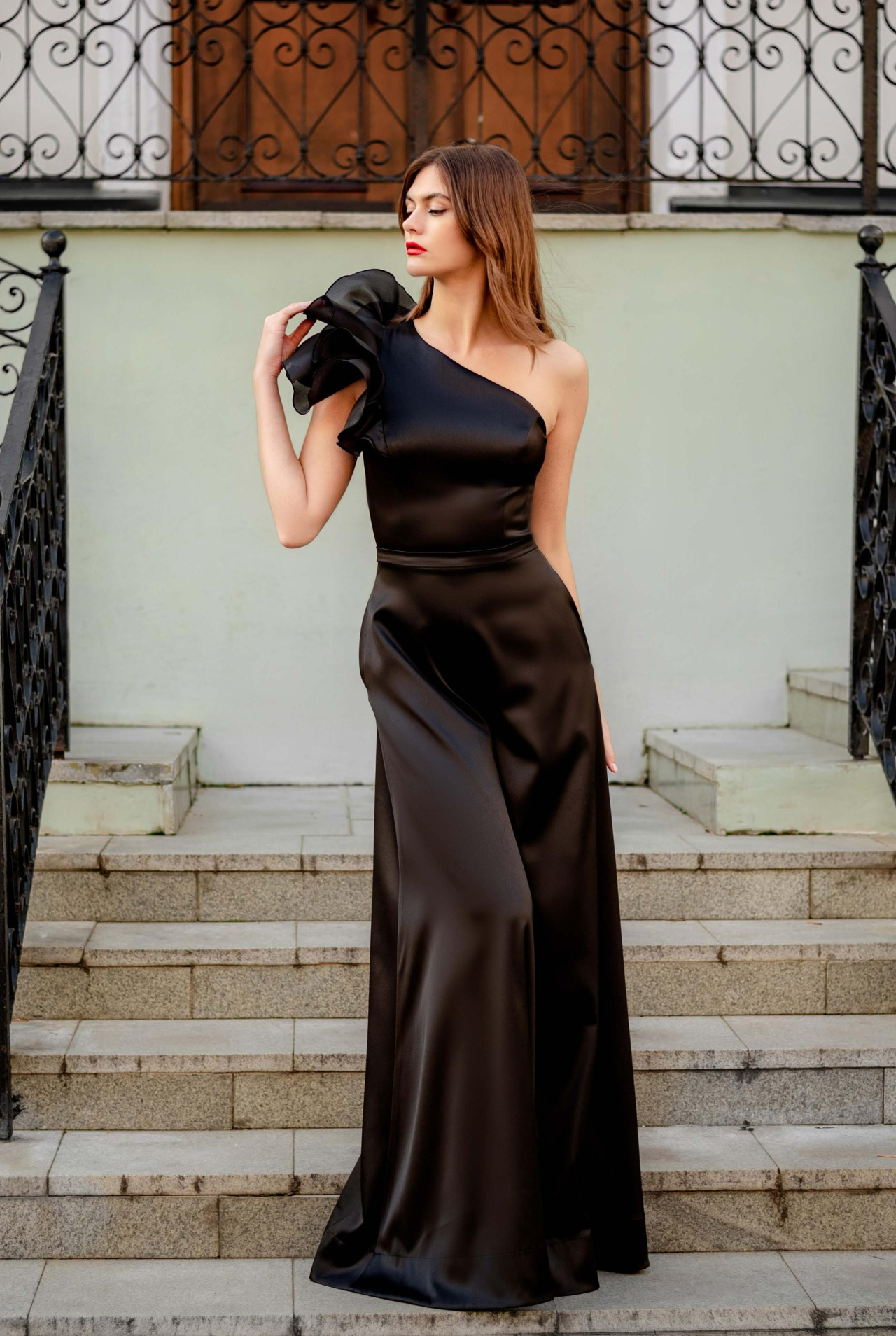 Черный вечерний комбинезон фото
