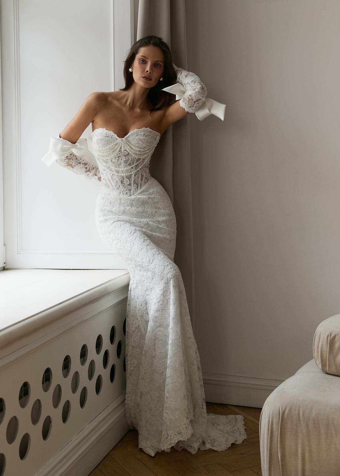 Кружевная русалка с митенками фото