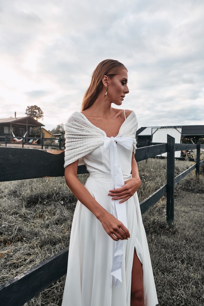 Шерстяная шаль для невесты