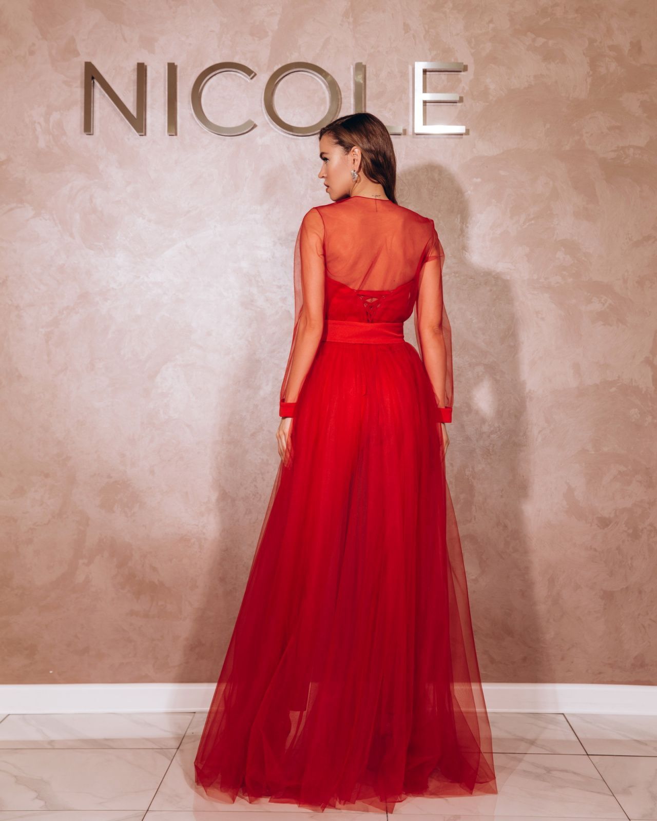 Красный женский комбинезон фото