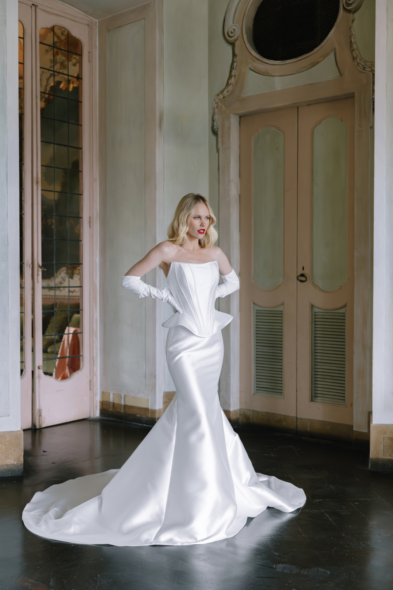 Стильный свадебный комплект с корсетом и юбкой из микадо фото