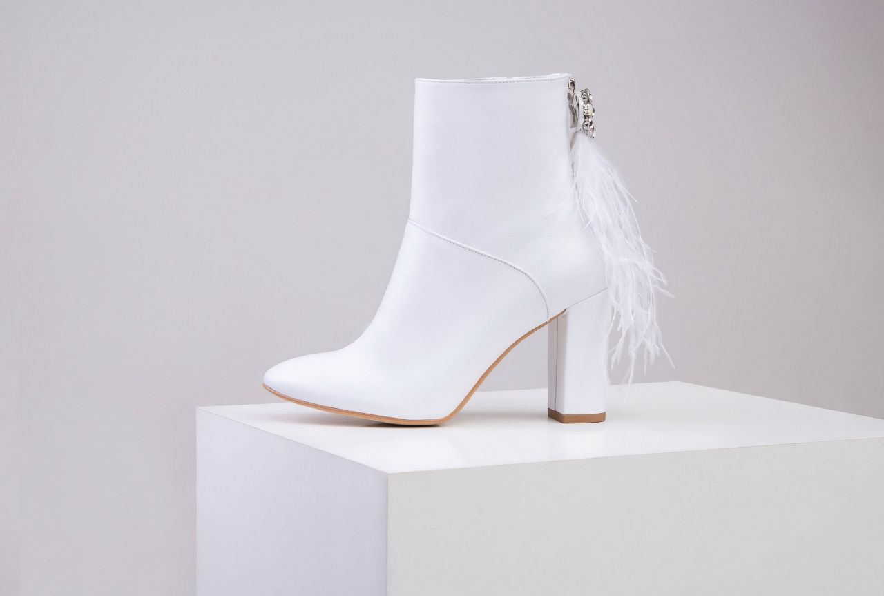 Свадебные белые сапожки фото