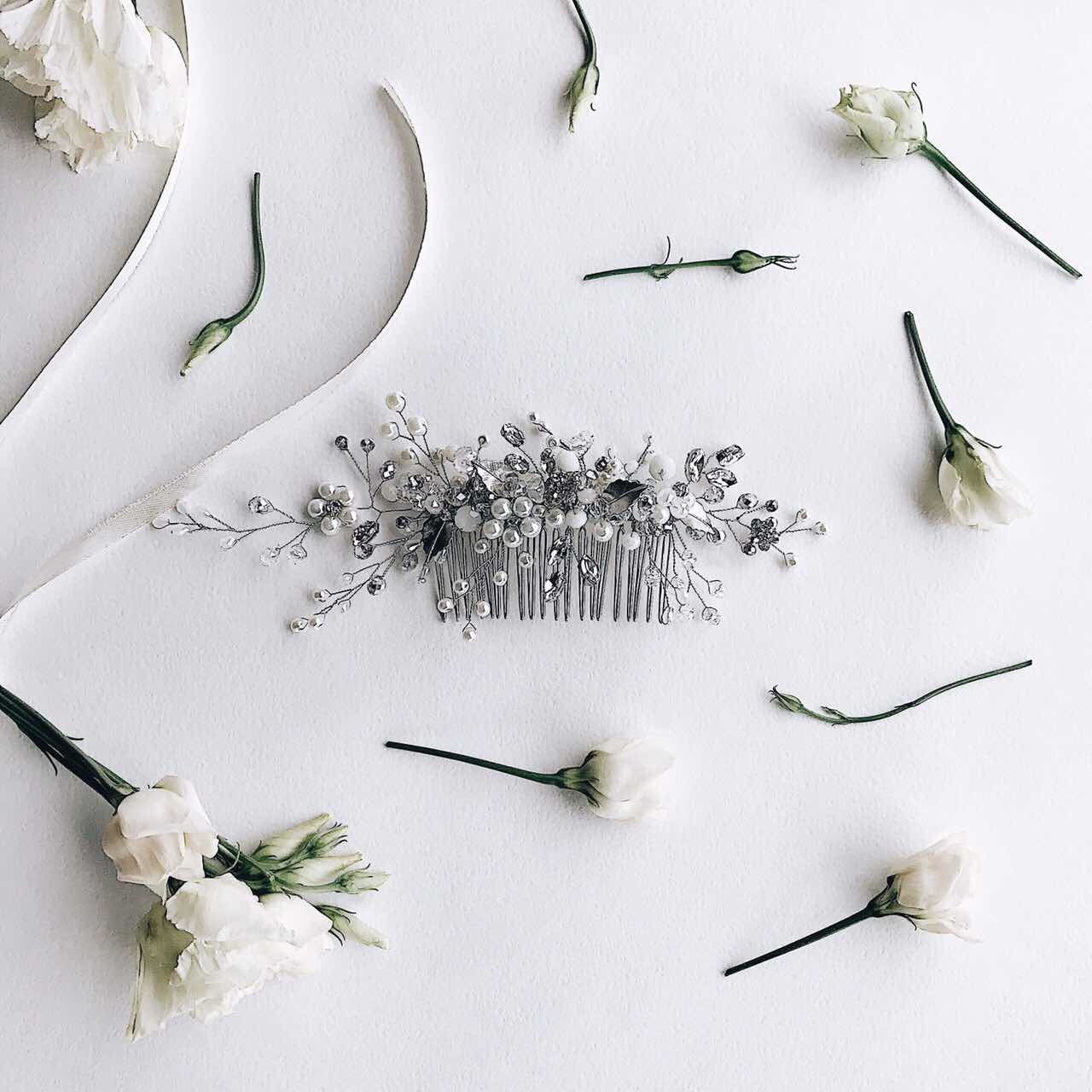 Заколка-гребень для свадебной прически фото