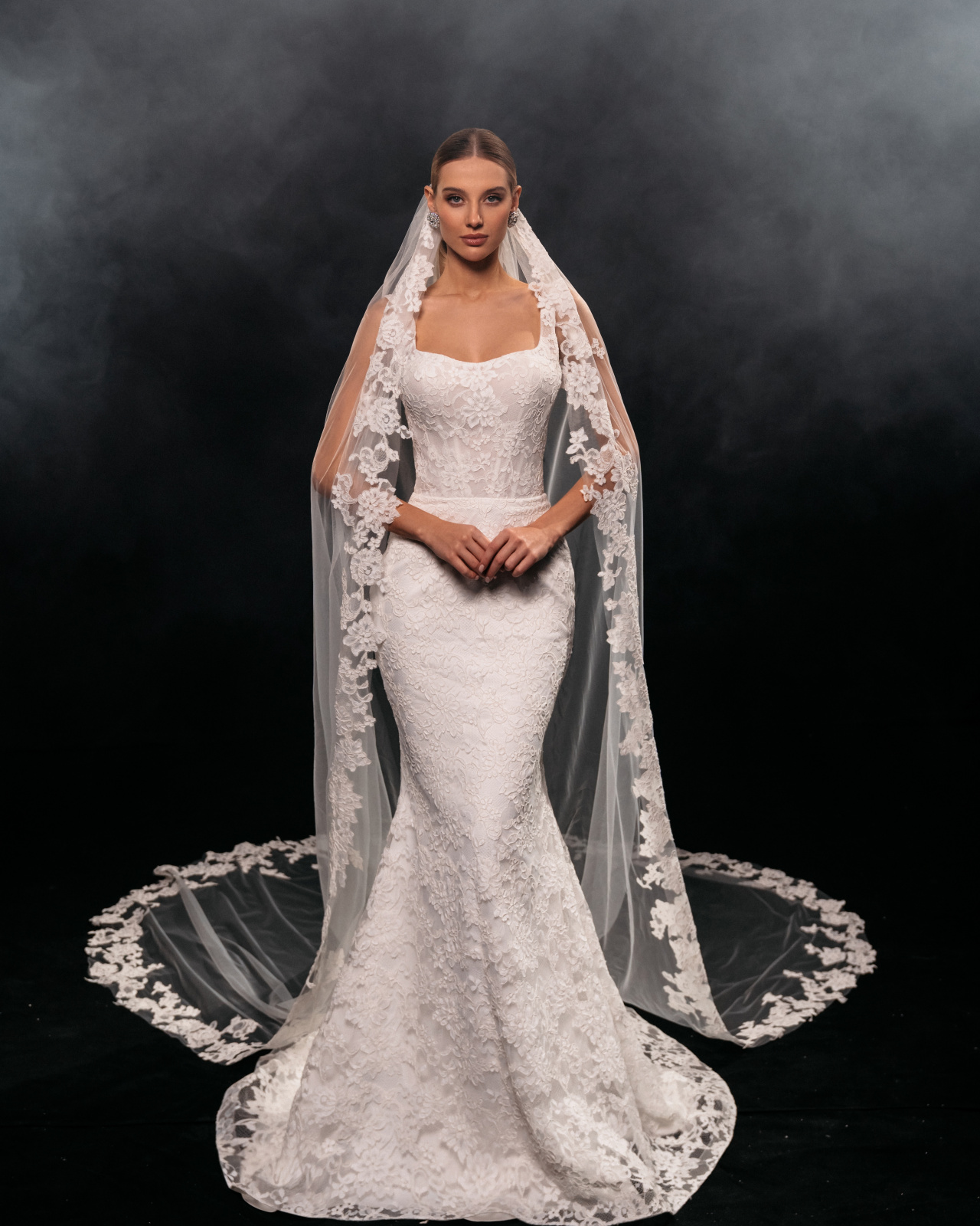 Белое кружевное свадбеное платье рыбка фото