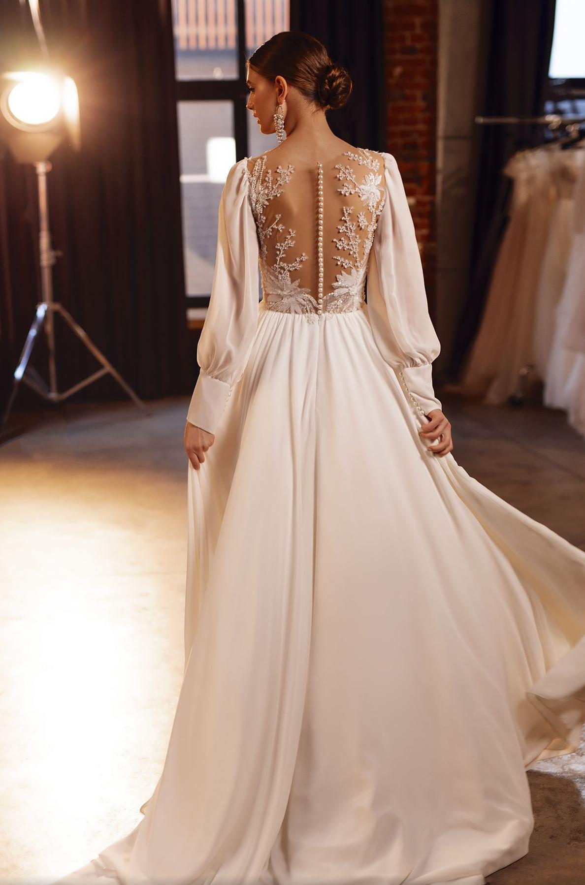 Шифоновое свадебное платье с кружевным корсетом фото