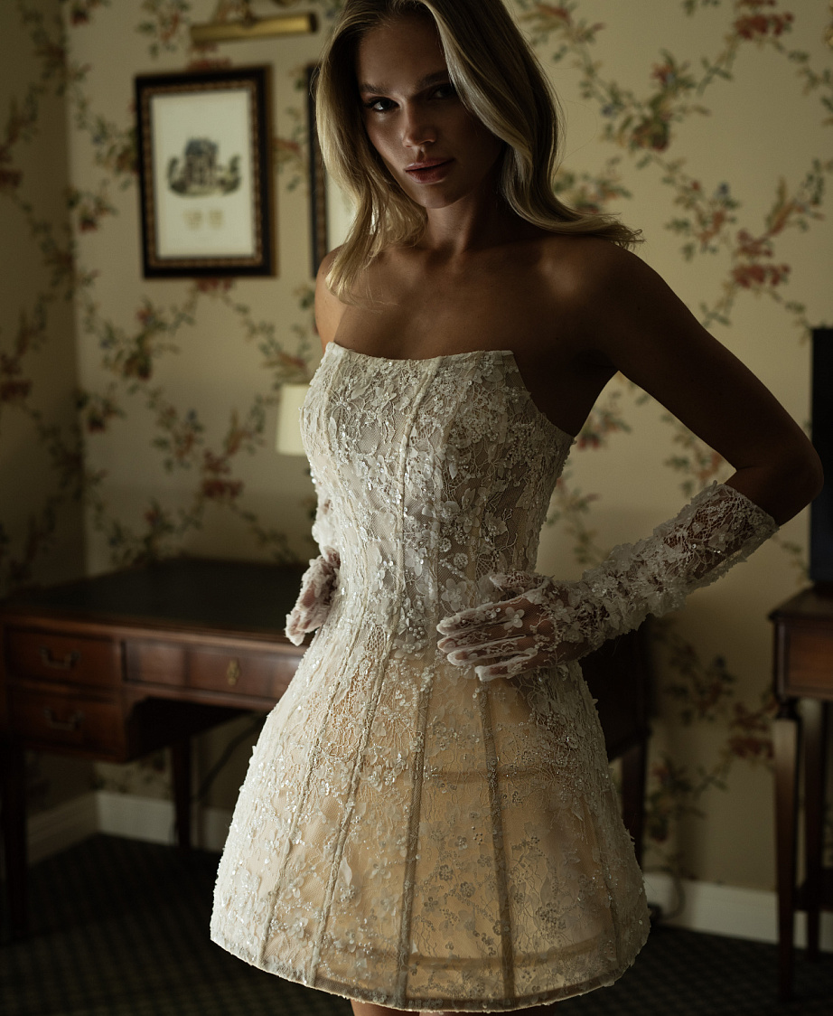 Корсетное свадебное платье мини фото