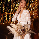 Классическое свадебное платье с v-образным вырезом фото