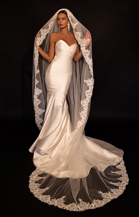 Роскошная кружевная фата испанка фото