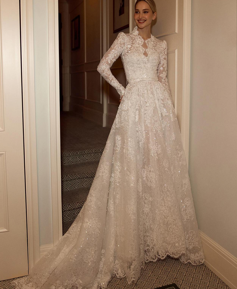 Пышное кружевное свадебное платье со съемным болеро фото