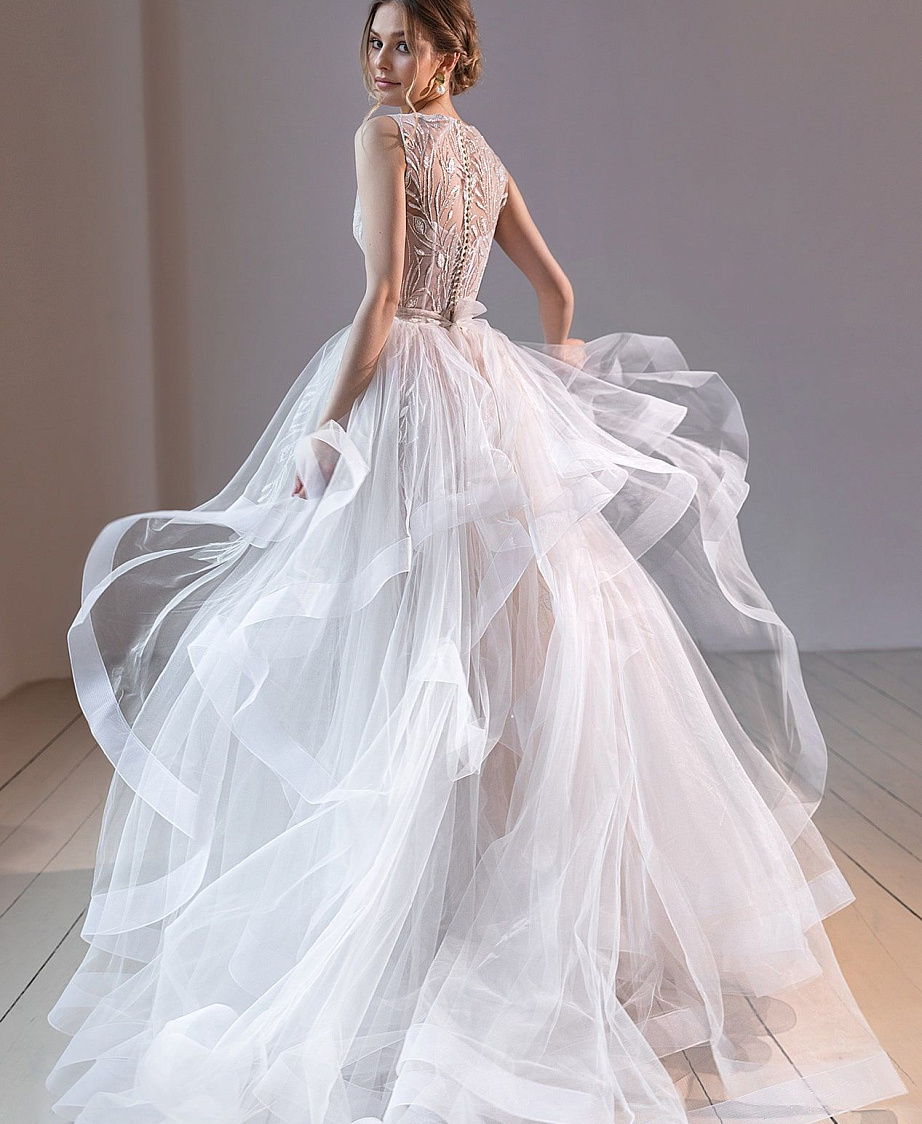 Кружевное свадебное платье со съемным шлейфом фото