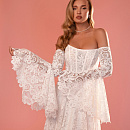 Кружевное свадебное платье со рукавами-клешь фото