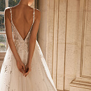 Нежное свадебное платье в цветочном кружеве фото