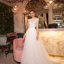 Свадебное лпатье с легкой юбкой и кружевным верхом фото