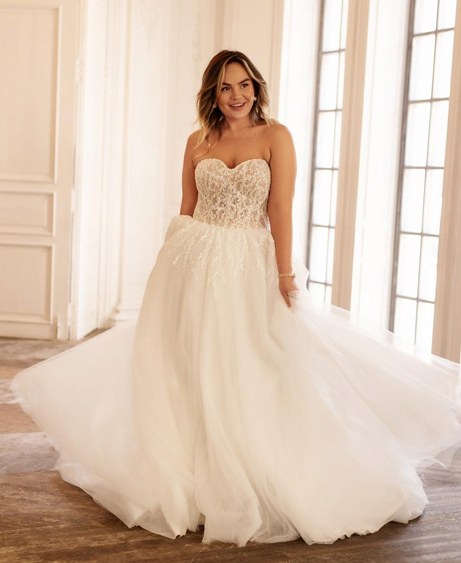 Свадебное платье бюстье большого размера