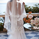 Роскошная кружевная фата средней длины фото