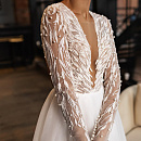 Свадебное платье с рукавами и юбкой из фатина фото